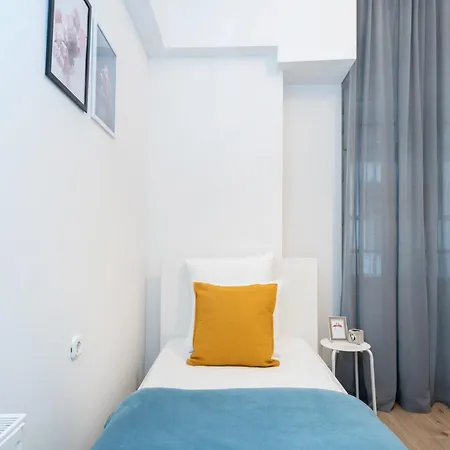 Vaci Street Centre Modern With 3brs Ac *