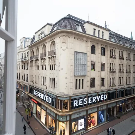 Vaci Street Centre Modern With 3brs Ac