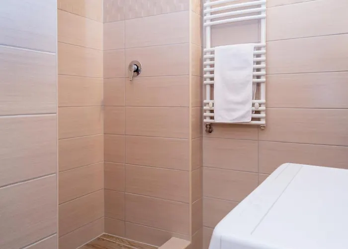 Vaci Street Centre Modern With 3brs Ac *