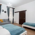 Vaci Street Centre Modern With 3brs Ac
