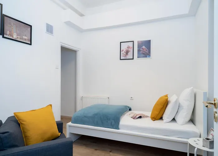 Vaci Street Centre Modern With 3brs Ac