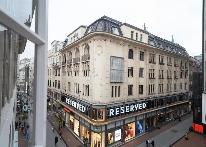 Vaci Street Centre Modern With 3brs Ac